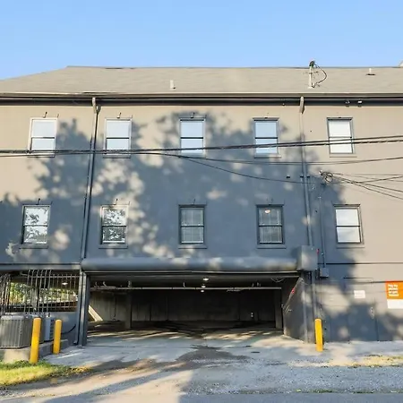 Comfy 1br With King Bed And Optional Parking Near Gulch & Midtown Walk To The Parthenon * Nashville