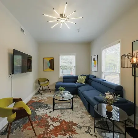 Apartment Comfy 1br With King Bed And Optional Parking Near Gulch & Midtown Walk To The Parthenon