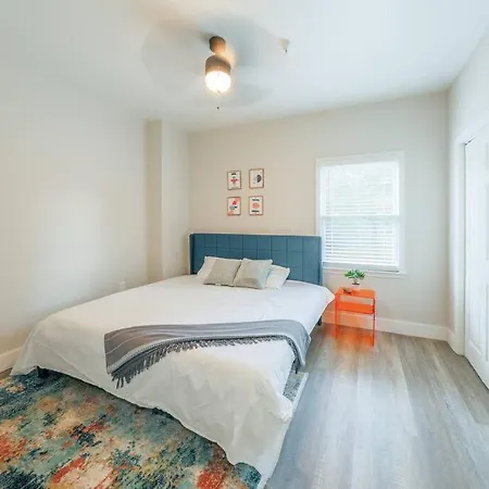 Apartment Comfy 1br With King Bed And Optional Parking Near Gulch & Midtown Walk To The Parthenon