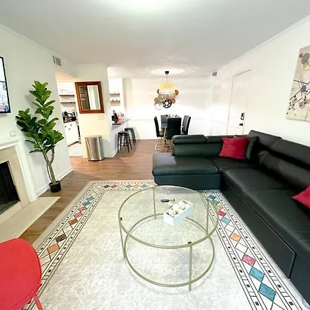 Apartment Luxury 2br In Midtown With Patio-balcony & Optional Parking Near Broadway, Vanderbilt & Centennial Park Nashville