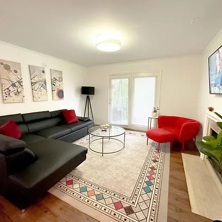 Luxury 2br In Midtown With Patio-balcony & Optional Parking Near Broadway, Vanderbilt & Centennial Park Apartment *