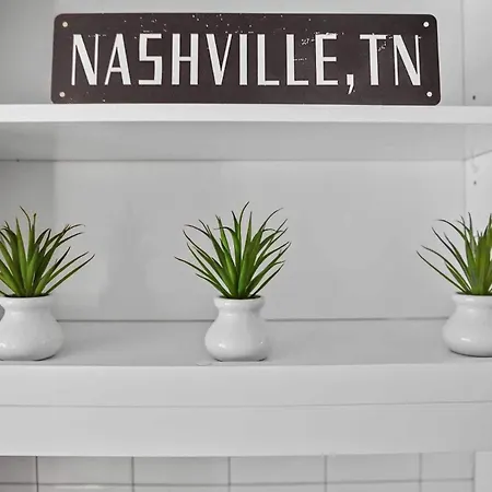 New In Nashville, Pool Gym Rooftop & Laundry 5 Min From Broadway