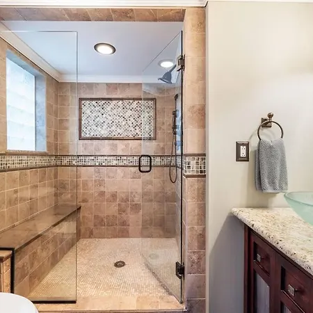 Hillside Hot Tub Hideaway! King Bed / Fire Pit * Nashville