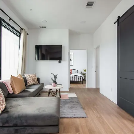 Apartment 12 South/ Gulch Luxury