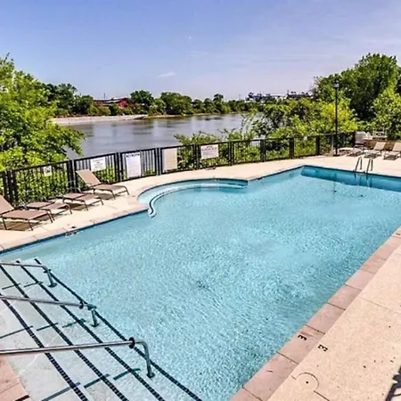 Downtown Unit 830 Apartment *