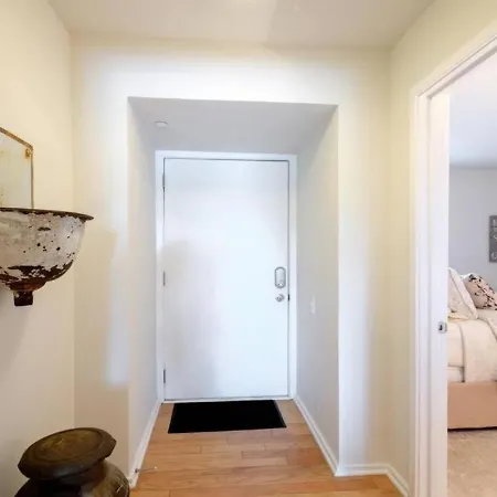 Downtown Unit 830 *