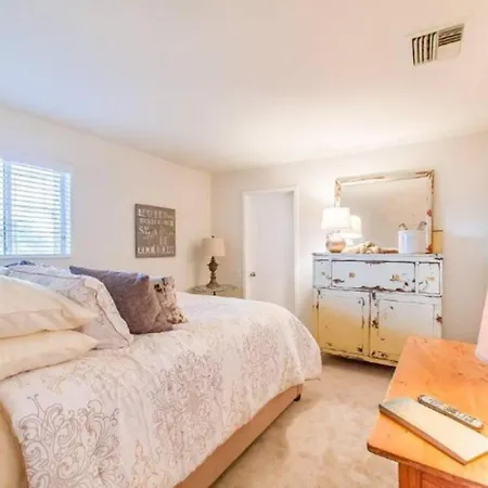 Downtown Unit 830 *