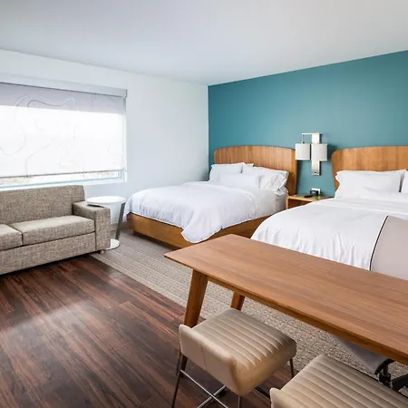 Hotel Element By Marriott Airport 3*