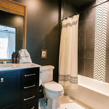 Gorgeous 6 Bed Close To Downtown, Walkable