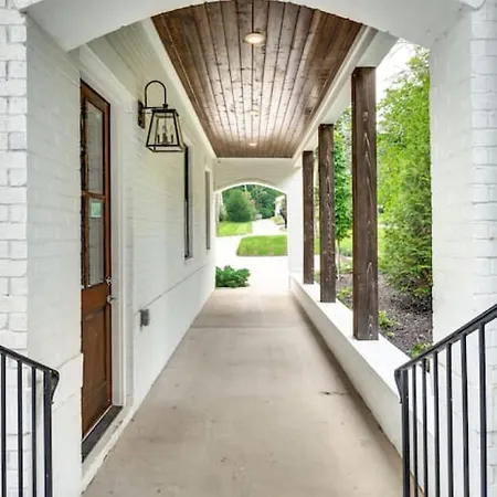 Elegant Spacious Furnished W Garage And Fenced Yard * Nashville