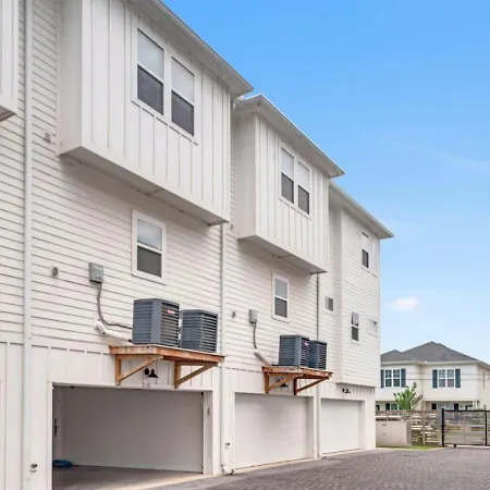 Diamond Retreat Townhome With Garage 3 Mi To Downtown Holiday home *