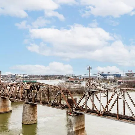 Apartment Stunning River View Walk To Downtown Rooftop Patio *
