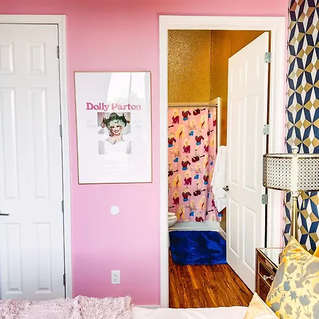Dolly's Art Deco - Luxe Near Broadway Holiday home Nashville