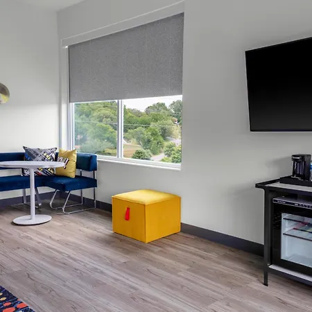 Hotel Aloft By Marriott Airport Nashville