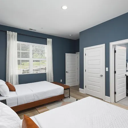 Apartment Chic East With Free Parking 3 Mi To Broadway *