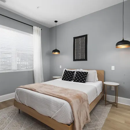 Apartment Near Downtown Broadway & Stadium With Free Parking