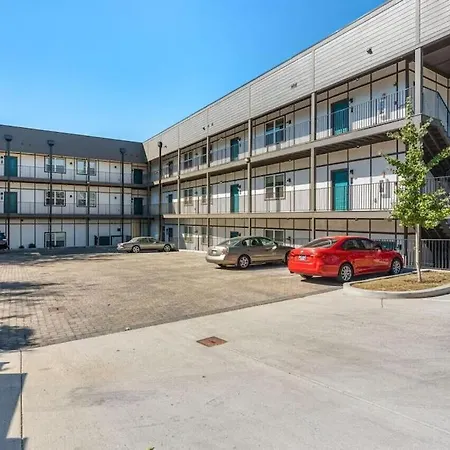 Luxury Design Condo, Close To Downtown Broadway & Coffee * Nashville
