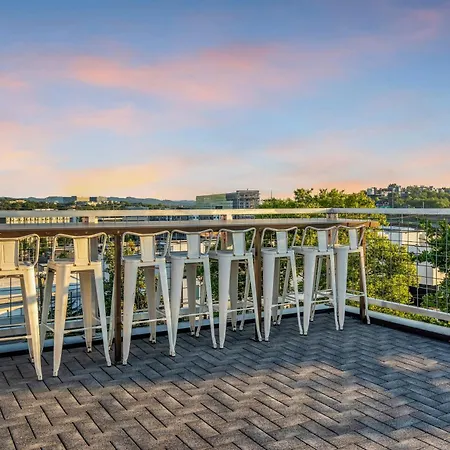 Dolly's Big House - 18 Beds Skydeck Views Holiday home *