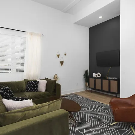 Apartment 3 Miles To Broadway, Walk To Restaurants And Coffee *