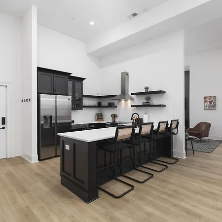 Apartment 3 Miles To Broadway, Walk To Restaurants And Coffee *