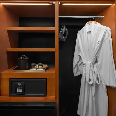 Fraye Nashville, Curio Collection By Hilton Nashville