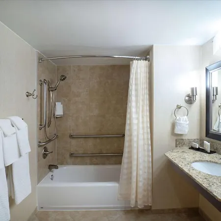 Embassy - At Vanderbilt Hotel 3*