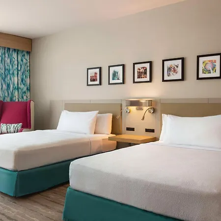 Hilton Garden West End Avenue 3*