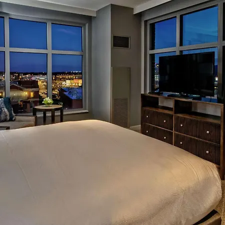 Hotel Hilton Hills 4*