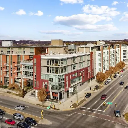 Two Story 2bd 2ba A Work Live Holiday home Nashville