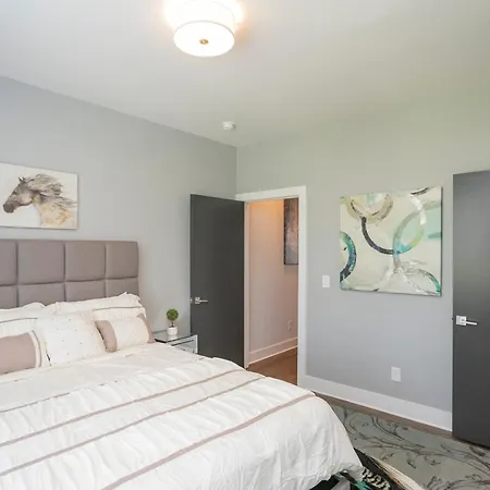 Luxury Townhome Skyline Views Mins To Dt * Nashville