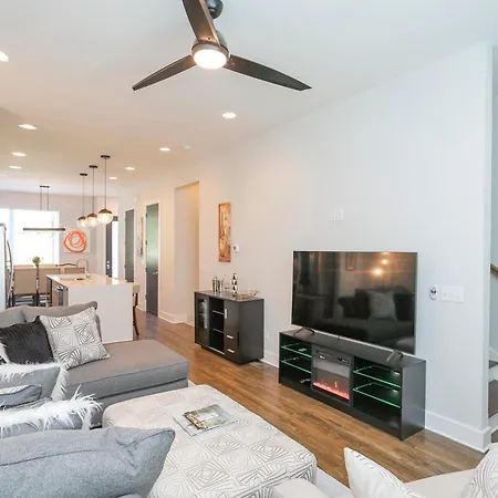 Holiday home Luxury Townhome Skyline Views Mins To Dt *