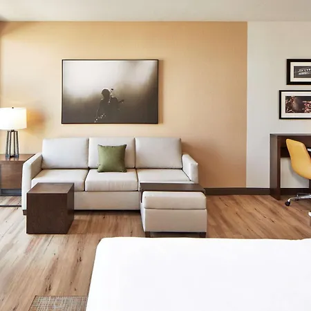 Embassy By Hilton Downtown 4*