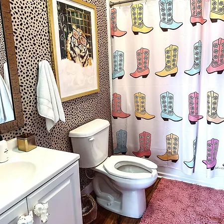 Holiday home Dreaming With Dolly - Luxe Near Broadway *