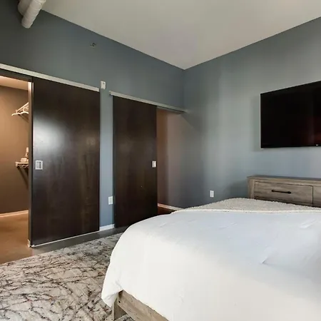 Holiday home Sleek And Spacious In East! Nashville