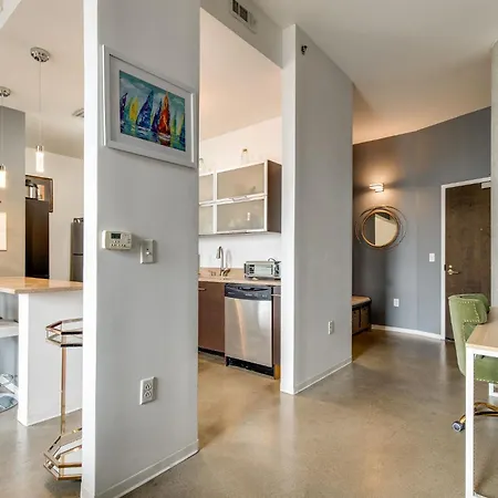 Longterm Just Across The River From Downtown- Fully Equipped For Long Term Holiday home *