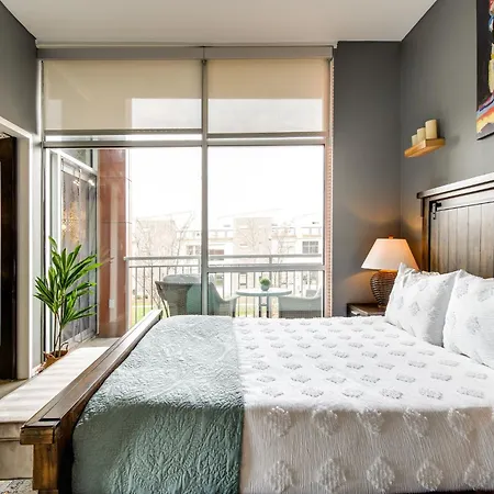 Longterm Just Across The River From Downtown- Fully Equipped For Long Term *