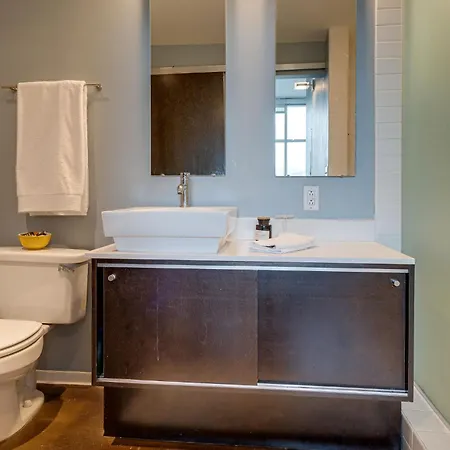 Smart, Stylish Music - Concierge, Restaurants, Gym, Rooftop Patio, Parking Nashville