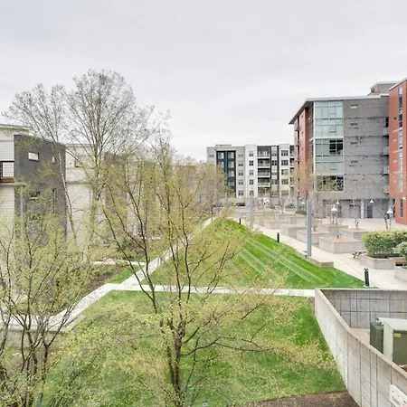 Smart, Stylish Music - Concierge, Restaurants, Gym, Rooftop Patio, Parking Holiday home Nashville