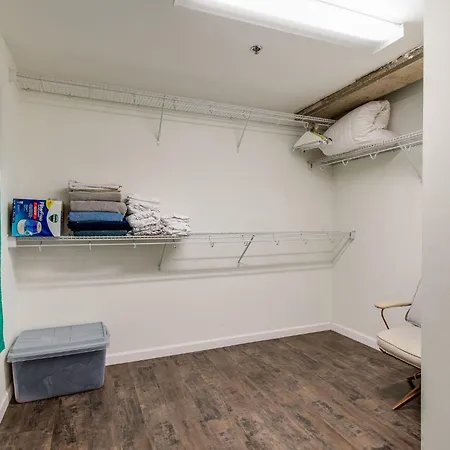 Holiday home Artsy Chic 1br 30day Min With Wifi Ac Parking Tv Furnished Rooftop Nashville