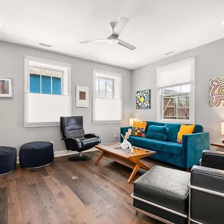 Holiday home - 404 Taylor St.