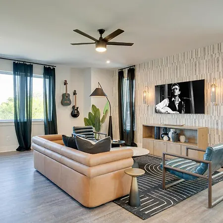 - 5623, 5625, 5627 & 5629 Lenox Ave - 4 Combo Holiday home
