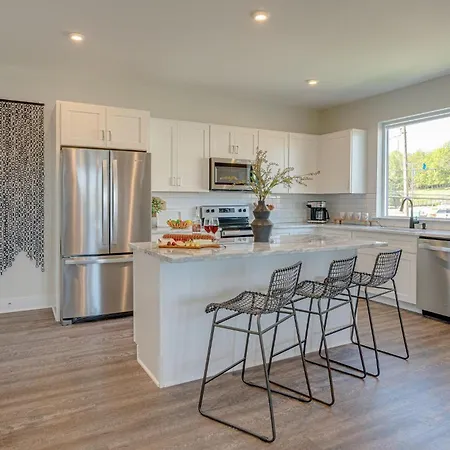 - 5627, 5629, 5631 Lenox Ave - Combo Holiday home *