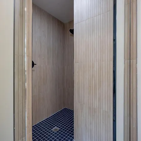 Funky Town - Walk To Broadway Holiday home