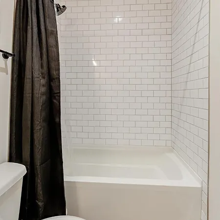 Holiday home - 5629 & 5631 Lenox Ave - Combo *