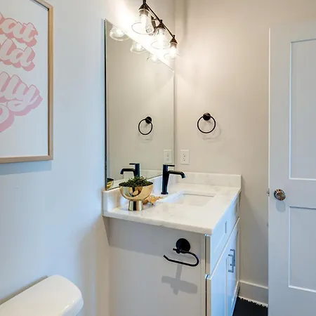 Holiday home - 5629 & 5631 Lenox Ave - Combo *