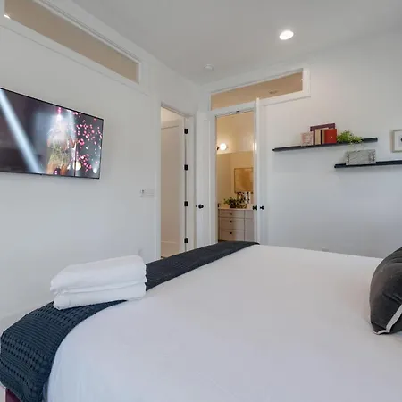 Holiday home - 1400 Napoleon St. Nashville