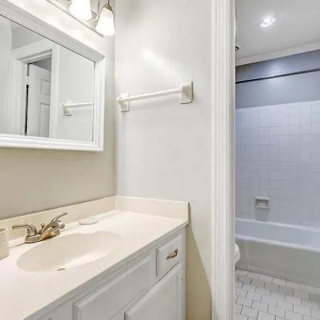 Apartment Landing Modern With Amazing Amenities Nashville