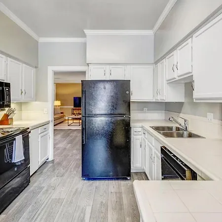Landing Modern With Amazing Amenities