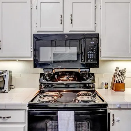 Apartment Landing Modern With Amazing Amenities Nashville