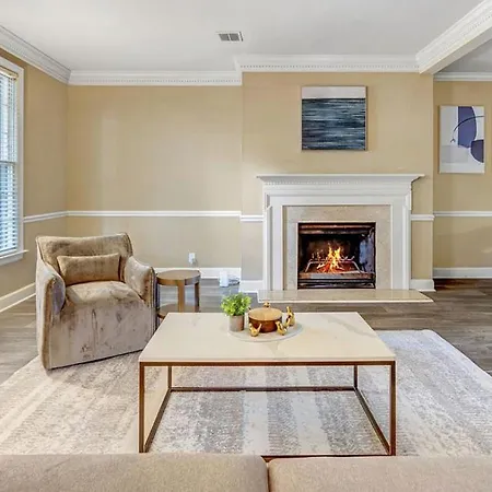 Landing Modern With Amazing Amenities Apartment Nashville